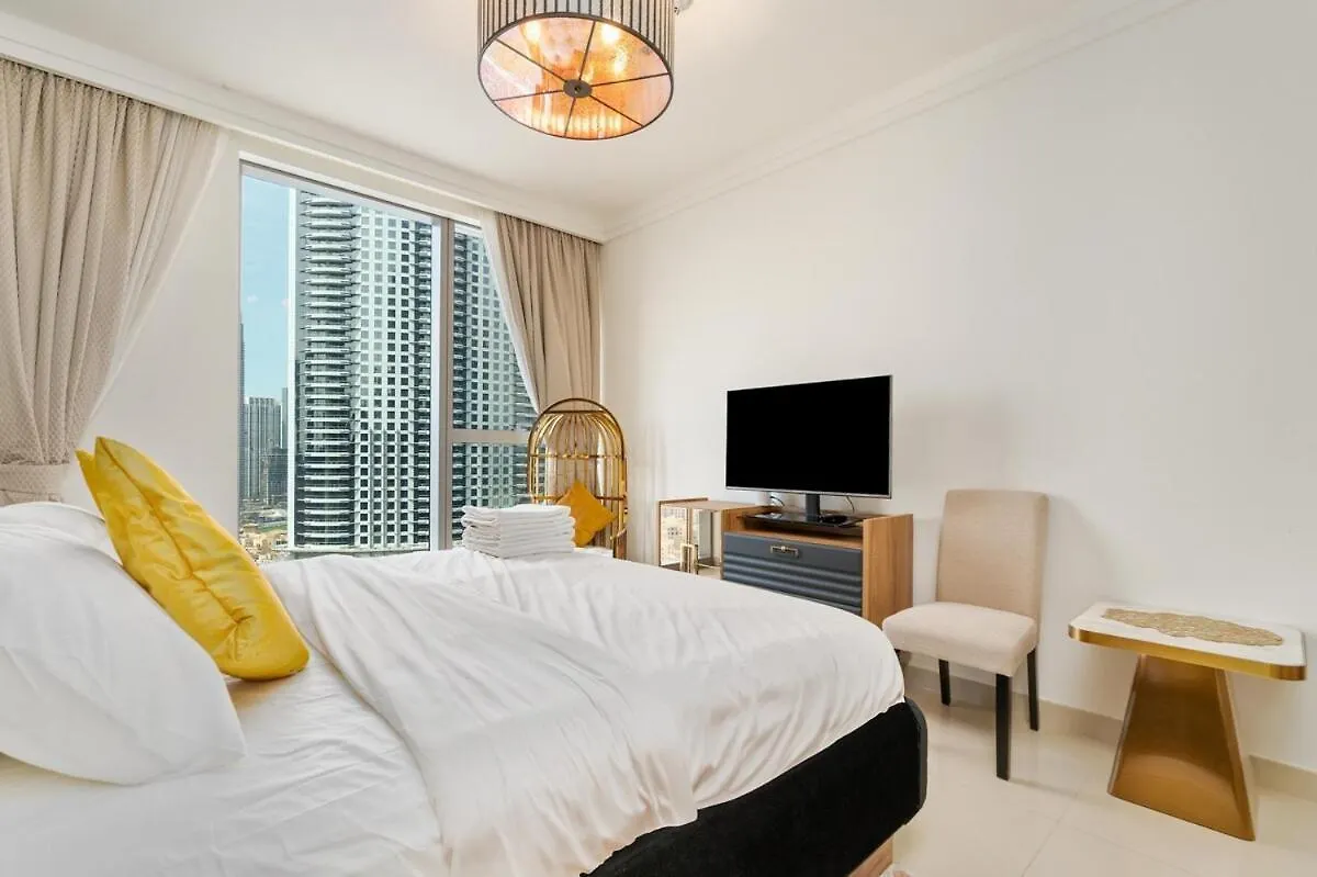 King 2Br With Burj Khalifa View In Boulevard Point Dubai Apartment
