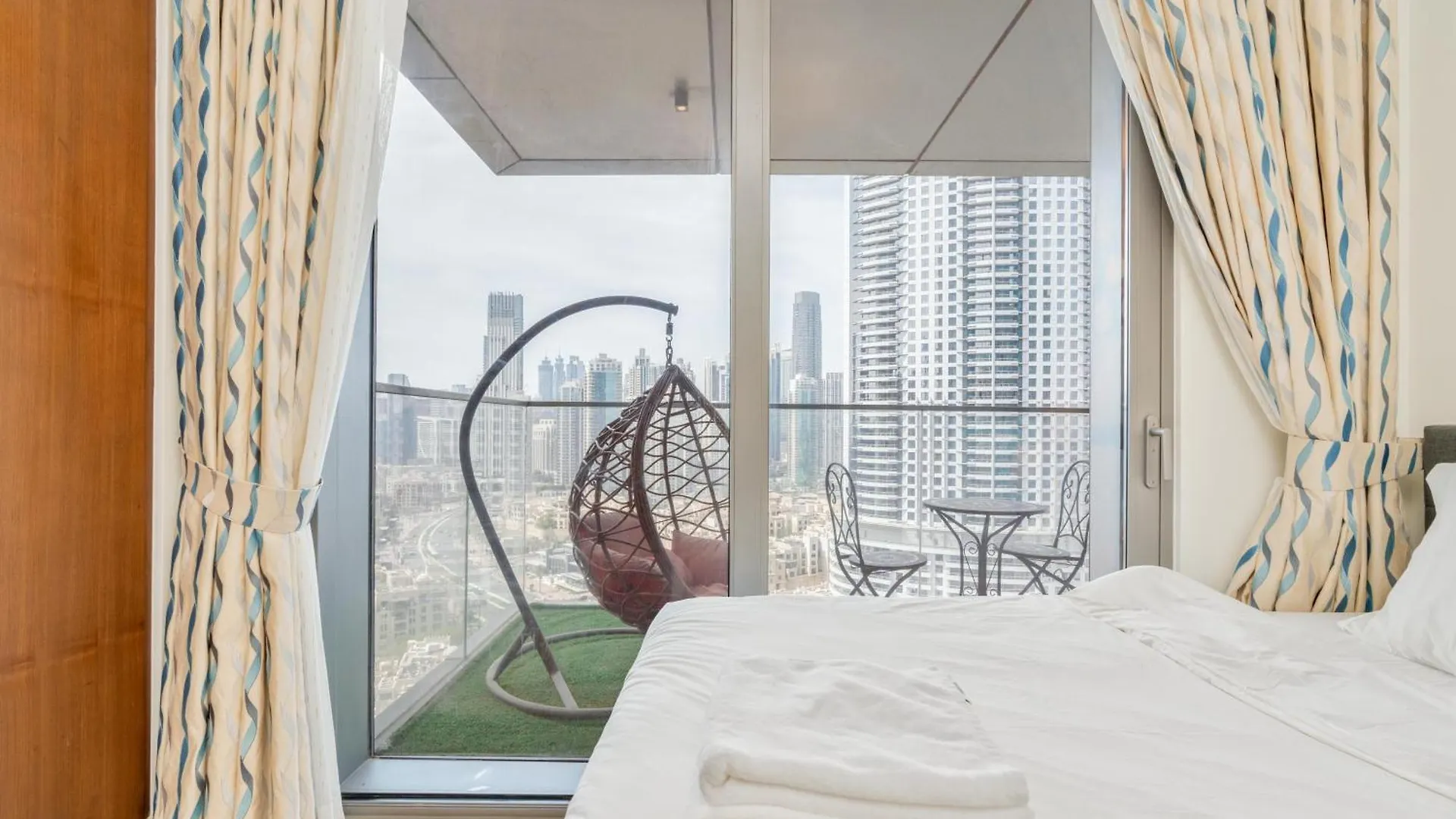 King 2Br With Burj Khalifa View In Boulevard Point Dubai Apartment